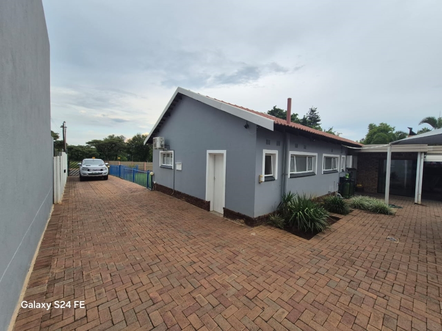 3 Bedroom Property for Sale in Geelhoutpark North West